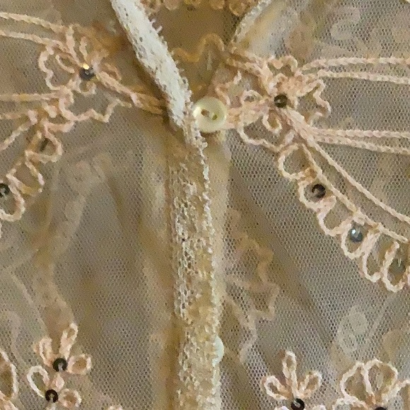 Snak Embroidered top. - Picture 4 of 6